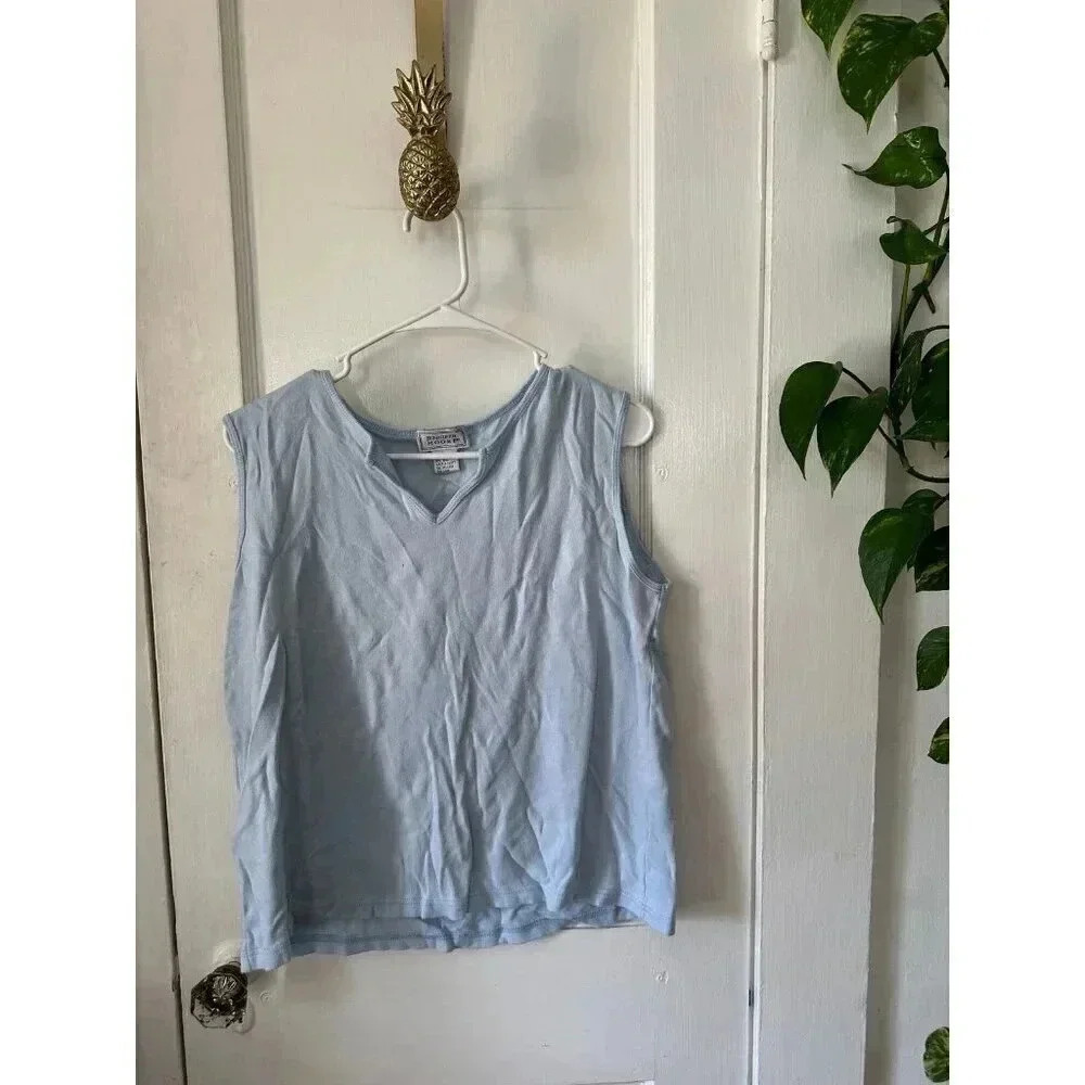 Jennifer Moore Women’s size large blue tanktop